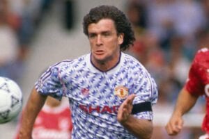 Mark Hughes playing for Manchester United